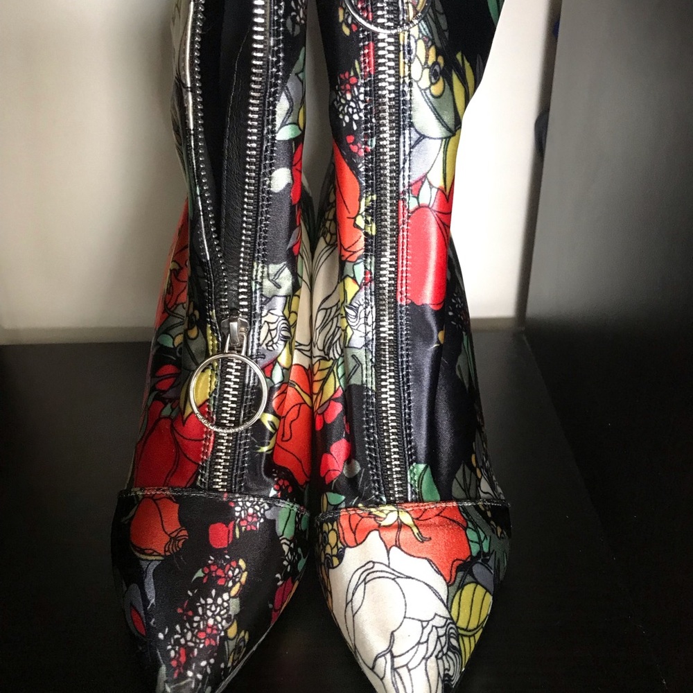 Cape  Robbin  booties